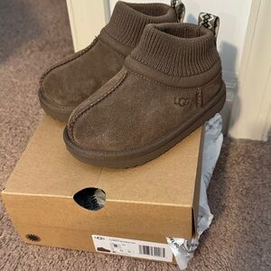 UGG Tan Kids Slippers
